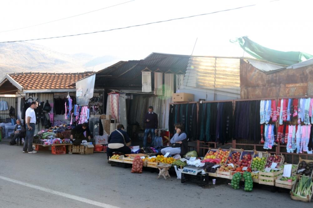 Tuzi, pijaca, Foto: Boris Pejović