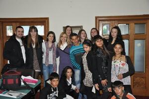 Crveni krst na Koniku edukuje mlade Rome