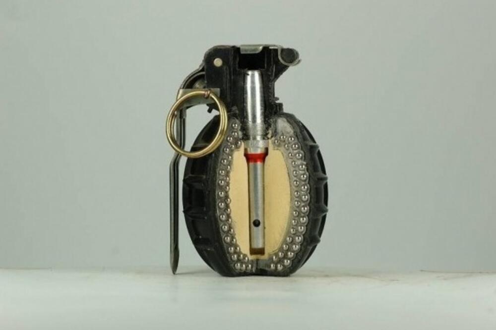 bomba, Foto: Uprava policije