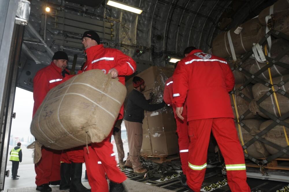 pomoć, UAE, Foto: Savo Prelević