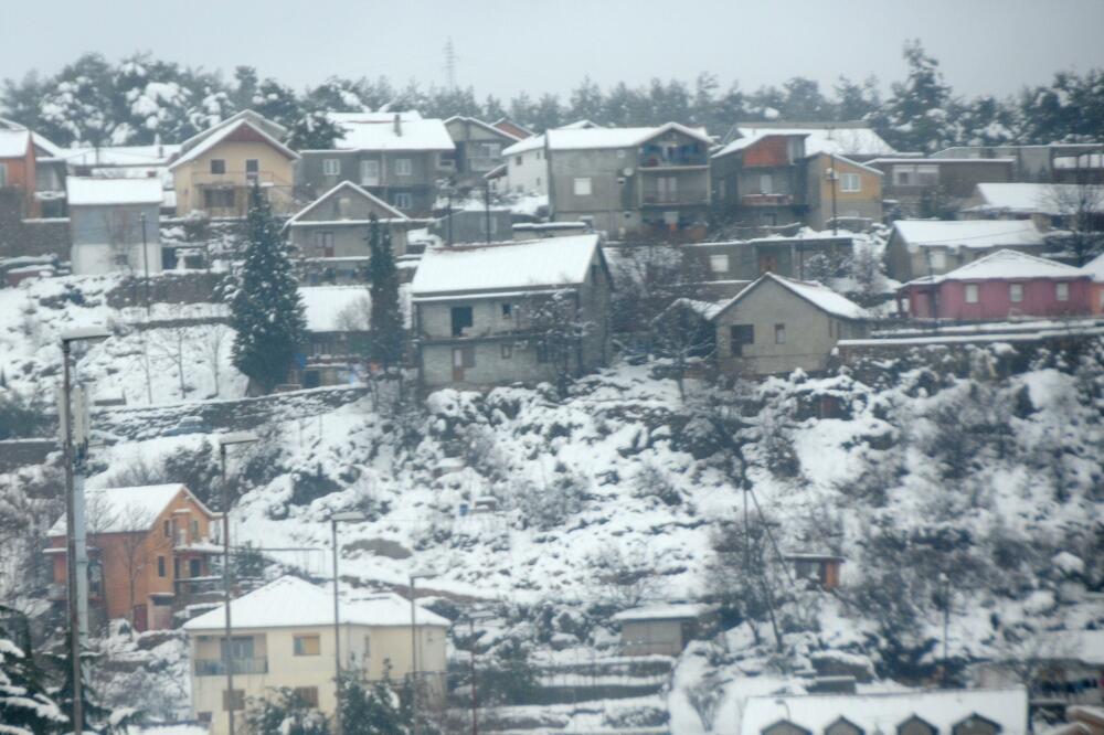 Malo brdo, divlja gradnja