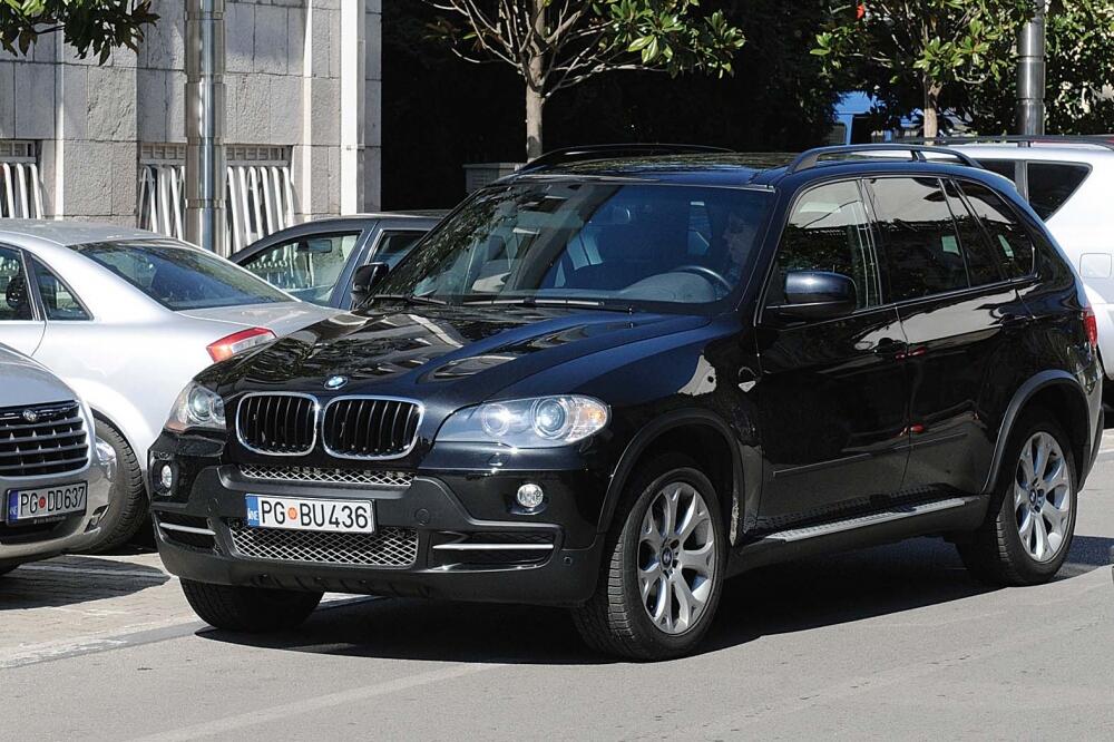 Miloš Vučinić, čiroki, službena vozila, Foto: Savo Prelević