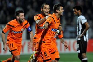 Udineze pretumbao PAOK, Pirova pobjeda Ajaksa