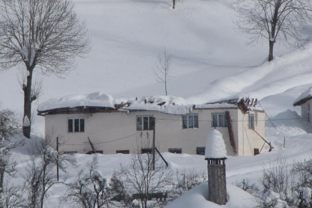 Mjesni dom Vusanj, snijeg, Plav, Foto: Amil Ibrahimagić
