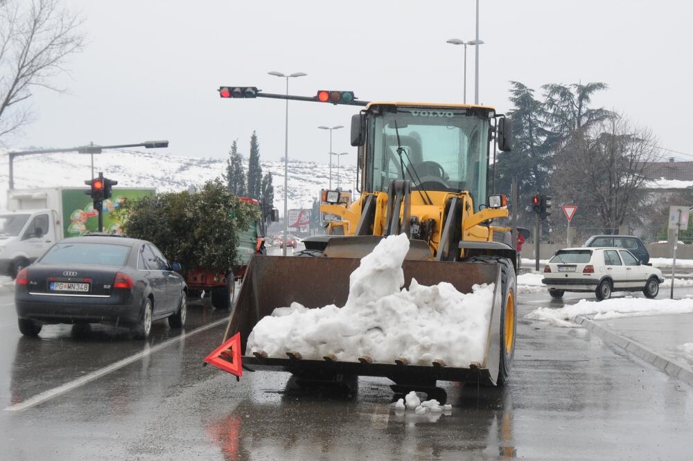 Pokvareni bager, Foto: Vesko Belojević