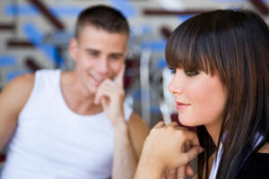 Kratki kurs zavođenja: Zavedite ga pogledom