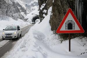 Otvoreno više puteva