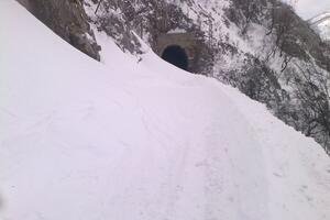 Radnici koji su tri dana bili zavijani u stanici Lutovo stigli u...