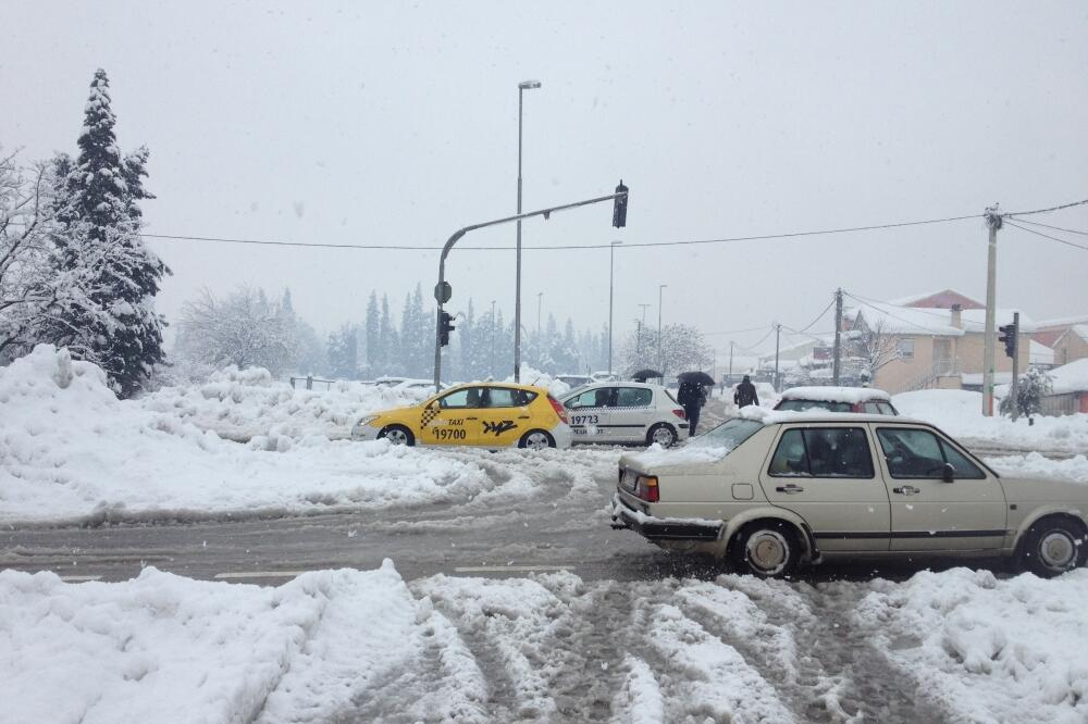 Podgorica, snijeg, ne poštuje se zabrana, Foto: Blažo Milić