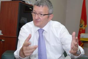 Pomoćnik ministra Begović i pukovnik Lazarević kod lokalnog...