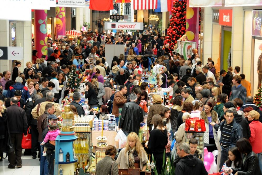 Novogodišnji bazar Delta, Foto: Boris Pejović