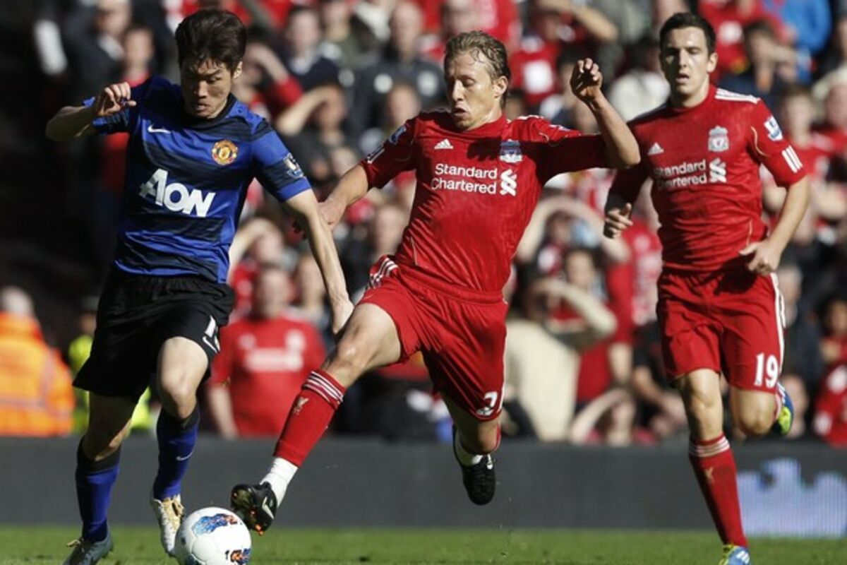 М ю против. 2008 Manchester United vs Liverpool. Манчестер Юнайтед Ливерпуль 2010.