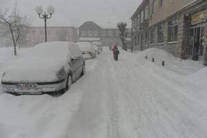 Centar Kolašina dobio struju, u Mojkovcu još čekaju