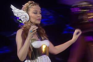 Kajli Minog dobija prijetnje na Tviteru