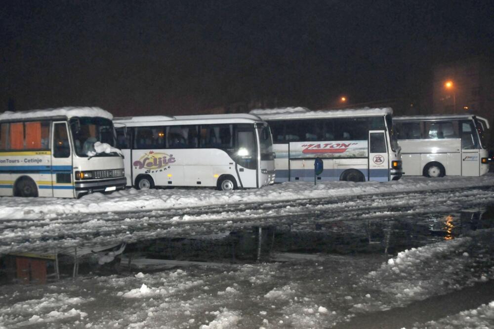 autobuska stanica, Foto: Savo Prelević