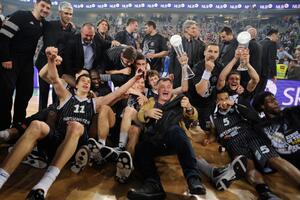 Navijači Partizana izabrali košarkaški tim decenije
