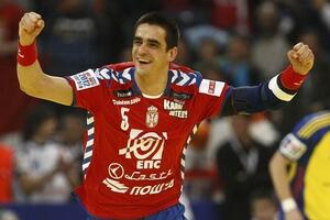 Navijači Srbije flašom povrijedili Šešuma