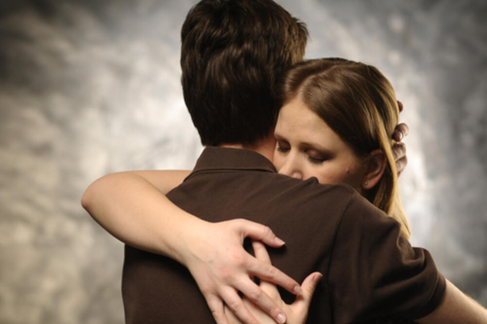 zagrljaj, Foto: Shuterstock