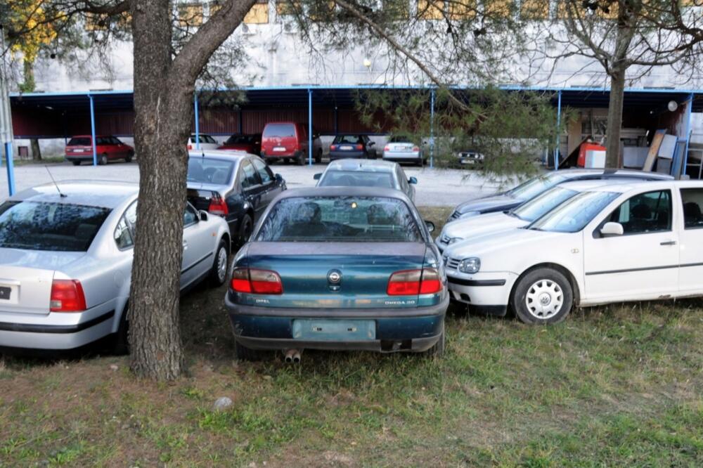 Auto centar, Zagorič, službena vozila, Foto: Vesko Belojević