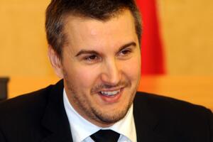 Pejović se konsultuje sa civilnim sektorom i novinarima