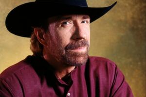 Čak Noris: Gingrič može vratiti staru slavu SAD