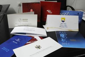 Državni organi i ove godine trošili na čestitke
