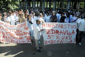 Zdravstveni radnici prekidaju štrajk do petka