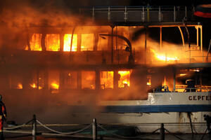 U požaru broda kod luke Drač poginule dvije osobe