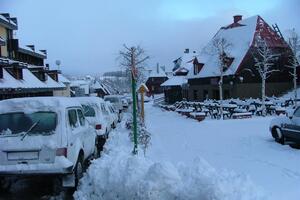 15 saobraćajnih nezgoda, dvije osobe lakše povrijeđene