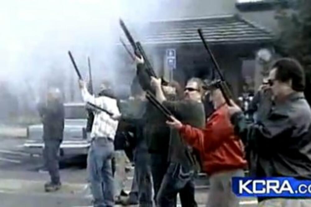 Srbi pucaju, Kalifornija, Foto: Screenshot: KCRA