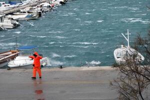 Micev: Orkanski vjetar, ne puštajte djecu samu napolje