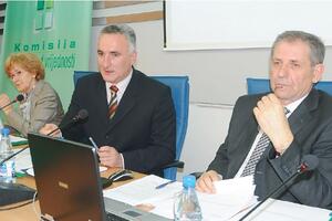 Slovenci uzeli najmanje još 5,3  miliona eura