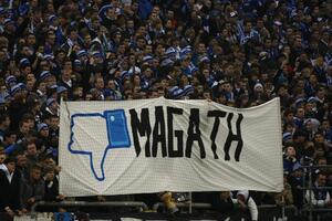 Navijači Šalkea bojkotuju gostovanje u Pragu