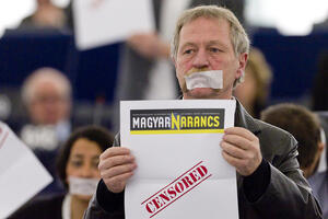 Najureni novinari koji su štrajkovali zbog vladinog uticaja na...