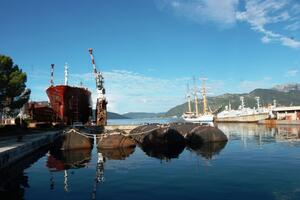 Splićani preuzeli opremu za podizanje potonulih brodova