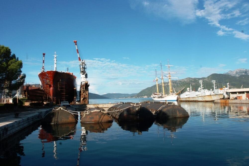 Čelični cilindri, Foto: Siniša Luković