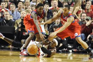 Novi porazi Dalasa i Lejkersa