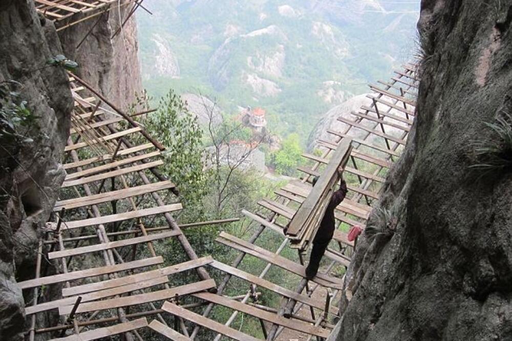 Kina, put, Foto: Dailymail.co.uk