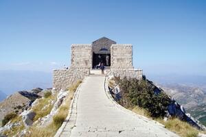 Prijestonica će sanirati: Zetski dom, Njegošev mauzolej, Lokandu...