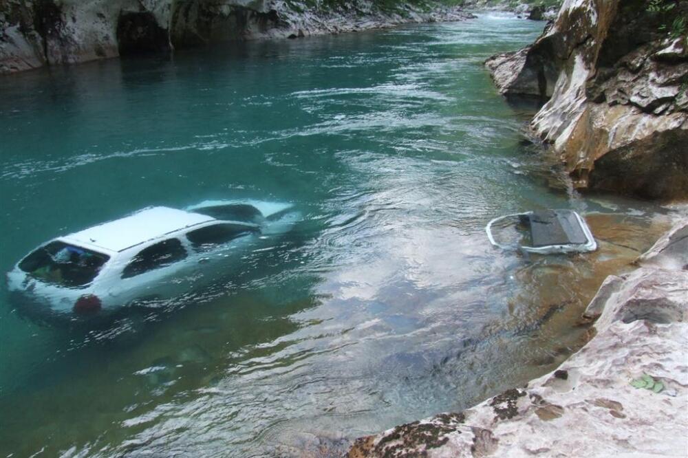 Auto Tara, Foto: Obrad Pješivac