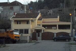 Bačena bomba na kuću u Zagoriču