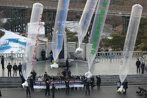 Aktivisti iz Južne Koreje poslali balone sa porukama u Sjevernu...