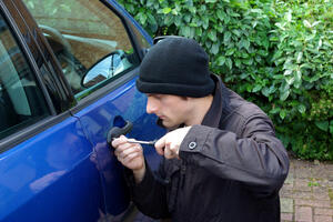 BiH: Ukrali i automobil i vlasnika