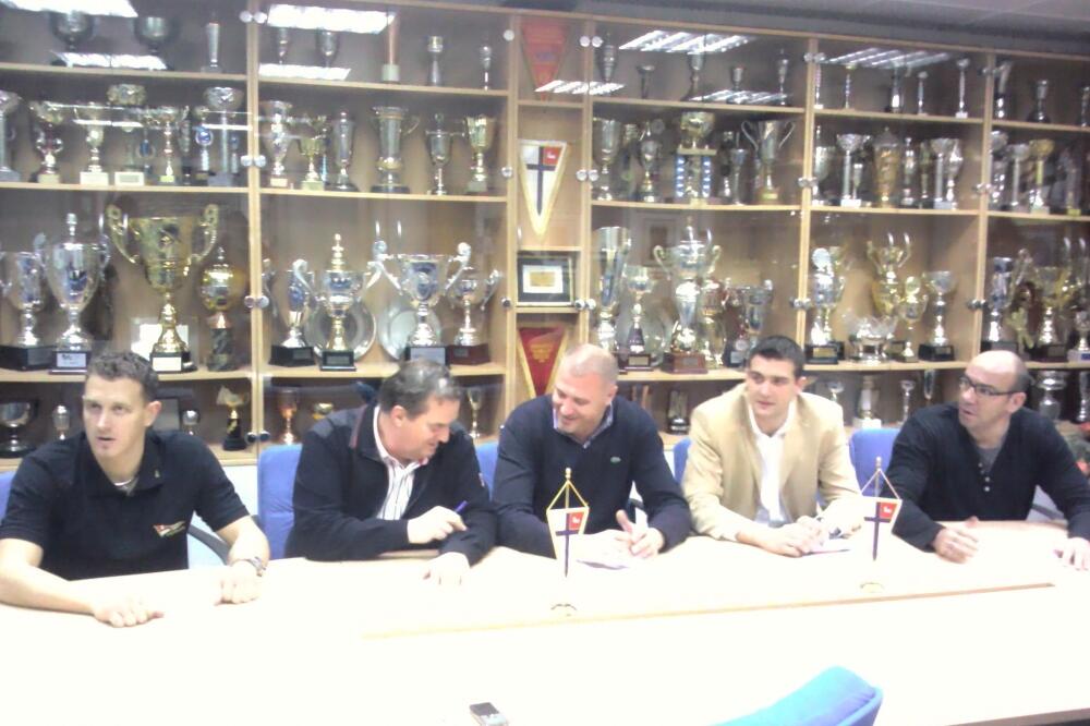 Novljani, Foto: Nebojša Mandić