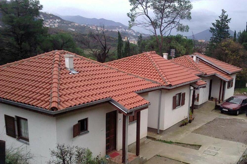 montažne kuće, Sutorina, Foto: Slavica Kosić