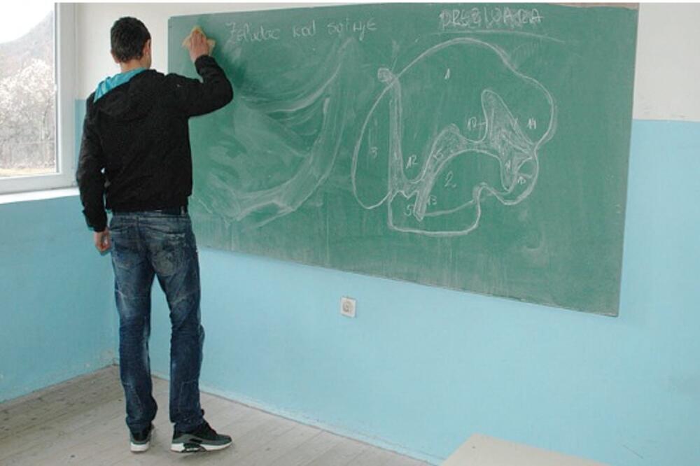 ŠAvnik, škola, N.D., Foto: Ivan Petrušić