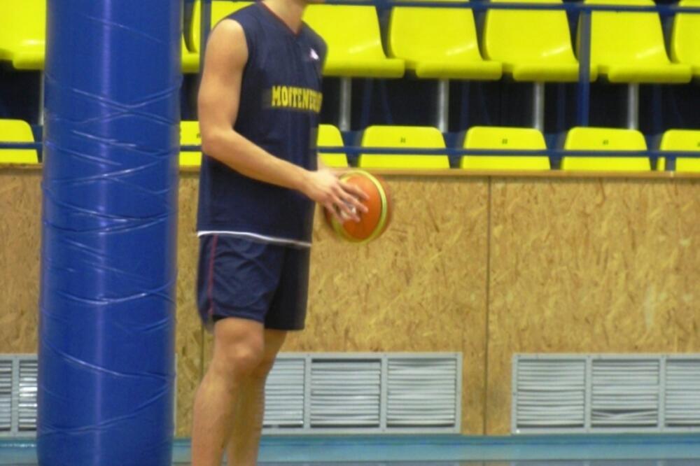 Nikola Vučević, Foto: Aleksandar Vučković