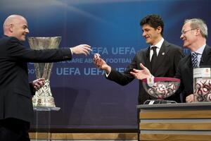 Junajted i Siti protiv velikana