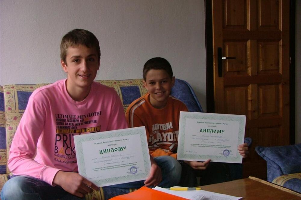 osnovci sa žabljaka, Foto: Obrad Pješivac