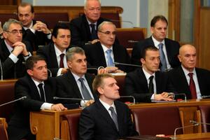 Parlament da se pita za KAP